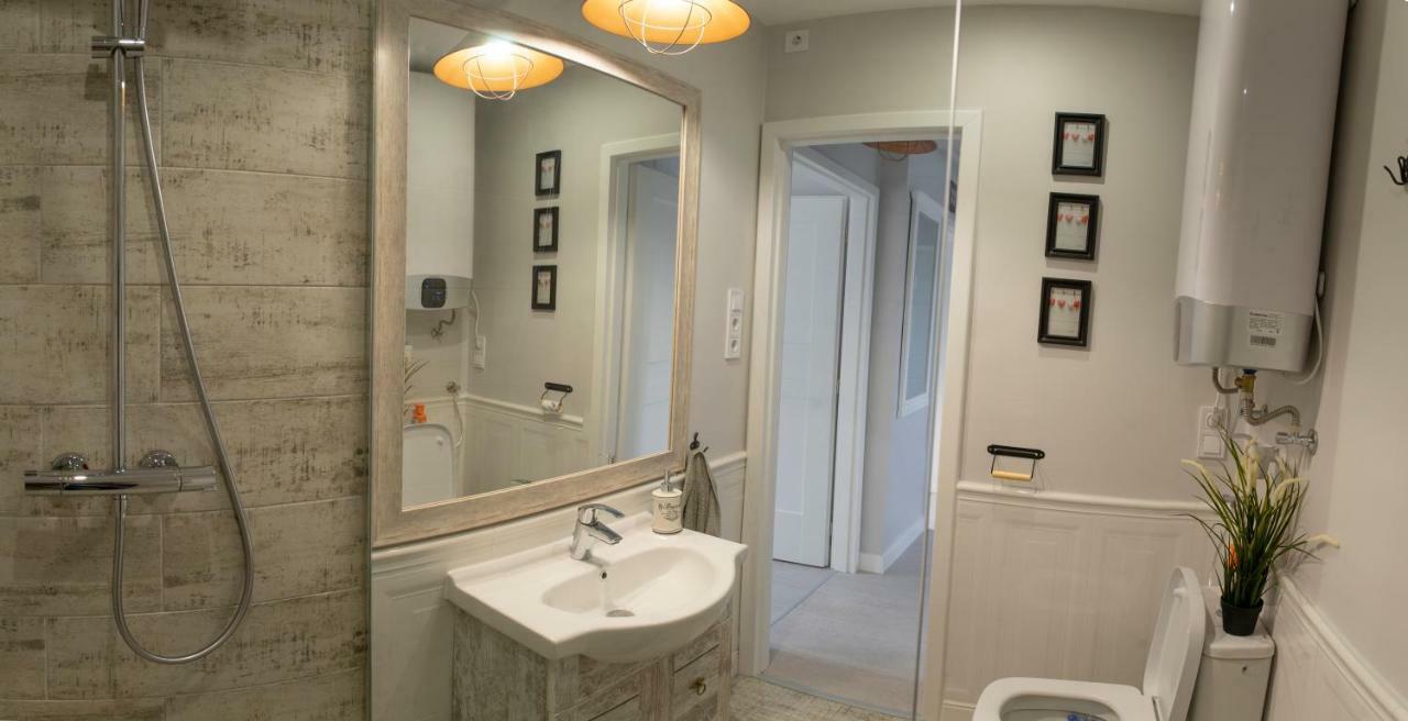 Farmhouse Apartman Apartment เอ็กเกอร์ ภายนอก รูปภาพ
