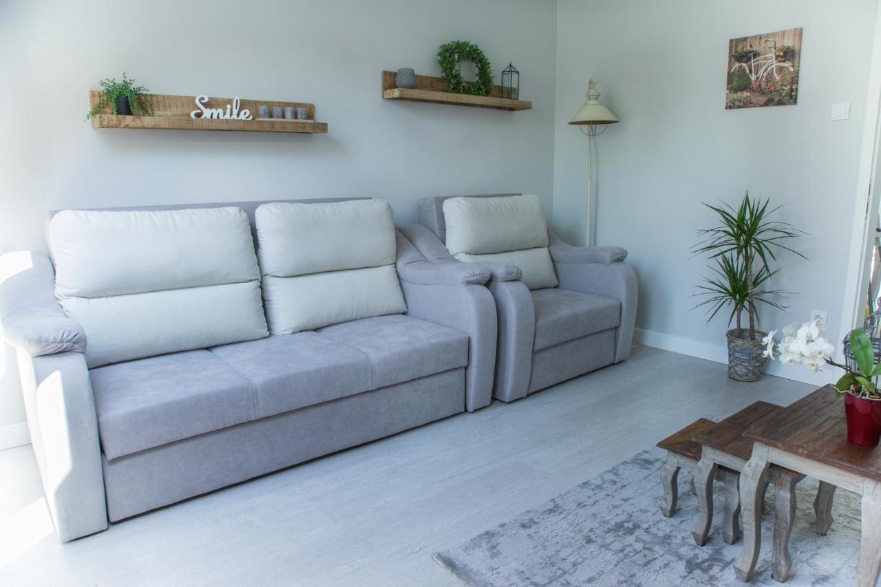 Farmhouse Apartman Apartment เอ็กเกอร์ ภายนอก รูปภาพ